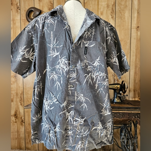 Columbia Short Sleeve Button Up Shirt - Picture 1 of 15